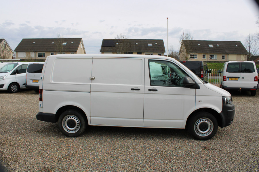 Volkswagen Transporter 2.0 TDI L1H1 Airco trekhaak 3-zits