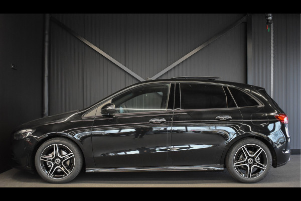 Mercedes-Benz B-Klasse 180 AMG Line | Facelift | Panaroma-schuifdak | 360Graden-Camera | Stoelverwarming |