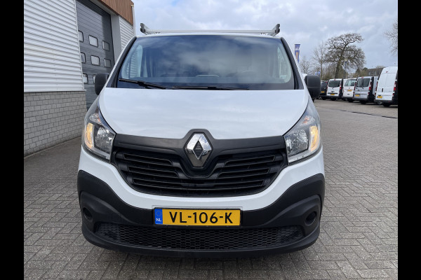 Renault Trafic 1.6 dCi T27 L1H1 Comfort / rijklaar € 10.950 ex btw / lease vanaf € 232 / airco / cruise / trekhaak / imperial / pdc achter !