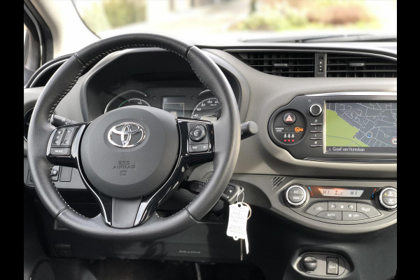 Toyota Yaris 1.5 Hybrid Active | Navigatie, Stoelverwarming, Cruise control, Climate Control, Parkeercamera, Safety Sense