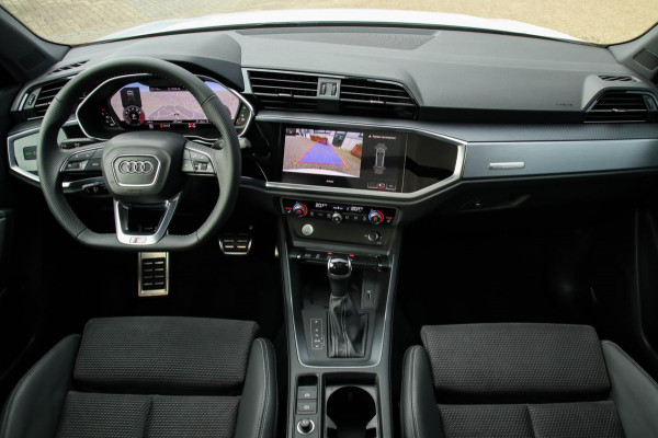 Audi Q3 35 TFSI 1.5 TFSI S Line Pro Line S 150pk S-Tronic 1e Eig|DLR|Panoramadak|Virtual Cockpit|LED Matrix|Leder|ACC|20inch|Black