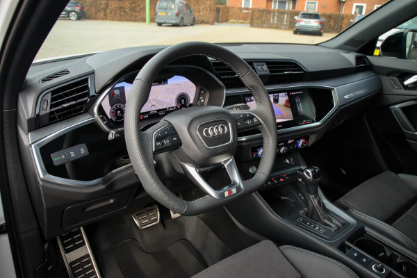 Audi Q3 35 TFSI 1.5 TFSI S Line Pro Line S 150pk S-Tronic 1e Eig|DLR|Panoramadak|Virtual Cockpit|LED Matrix|Leder|ACC|20inch|Black