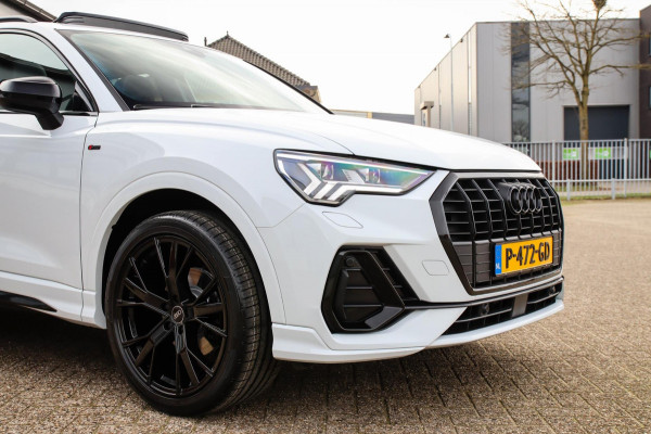 Audi Q3 35 TFSI 1.5 TFSI S Line Pro Line S 150pk S-Tronic 1e Eig|DLR|Panoramadak|Virtual Cockpit|LED Matrix|Leder|ACC|20inch|Black