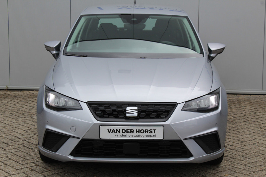 Seat Ibiza 1.0-96pk TSI Style. NIEUWSTE MODEL. In nieuwstaat ! Volautm. airco, camera, elektr ramen v+a, LED verlichting, stoelverwarming, metallic lak, Isofix, LM wielen, Apple Carplay / Android auto etc.