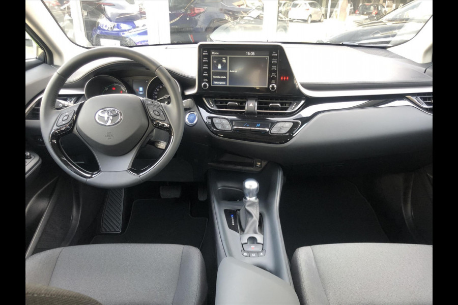 Toyota C-HR 1.8 Hybrid Active | Garantie t/m 2032, Apple CarPlay/Android Auto, Lichtmetalen velgen, Bluetooth, Parkeercamera