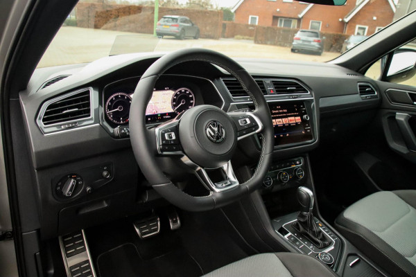 Volkswagen Tiguan 2.0TSI 4Motion Highline R-Line 180pk DSG! 1e Eig|DLR|Panoramadak|Virtual Cockpit|LED|Camera|HUD|19inch|Trekhaak