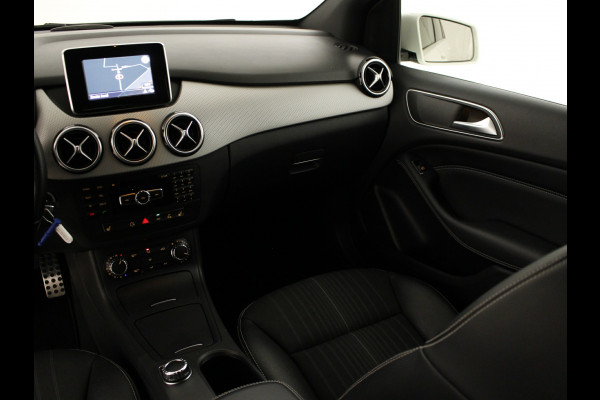 Mercedes-Benz B-Klasse 180 Automaat Navigatie | Airconditioning | stoelverwarming | Nu tijdelijk te financiëren tegen 3,90% rente (actie loopt t/m 15-5-2020)