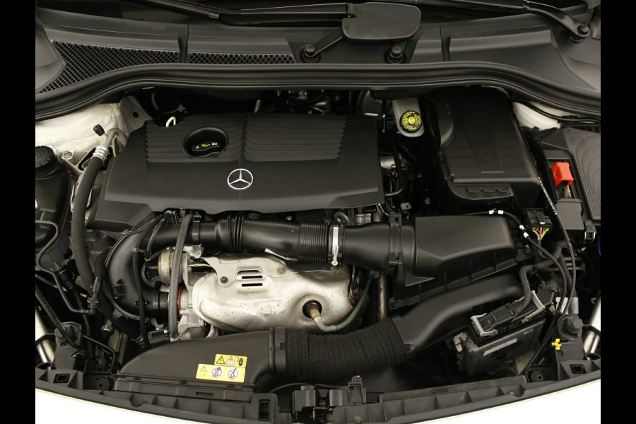 Mercedes-Benz B-Klasse 180 Automaat Navigatie | Airconditioning | stoelverwarming | Nu tijdelijk te financiëren tegen 3,90% rente (actie loopt t/m 15-5-2020)