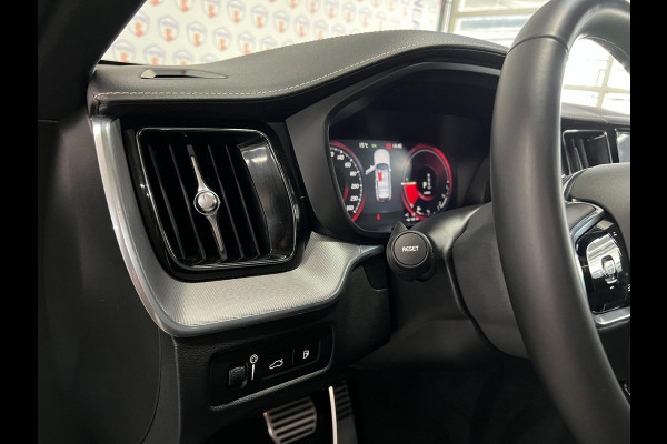 Volvo XC60 2.0 T8 Twin Engine AWD Polestar-Recharge/R-Desing/PANO/CAMERA/HUD/LED/MEMORY