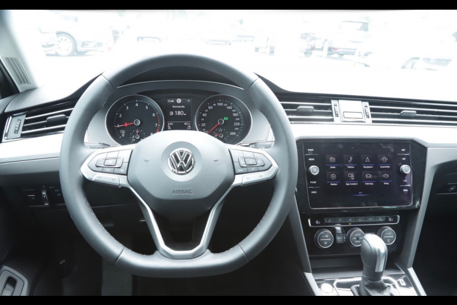 Volkswagen Passat Variant 1.5 TSI Business LED NAV 17