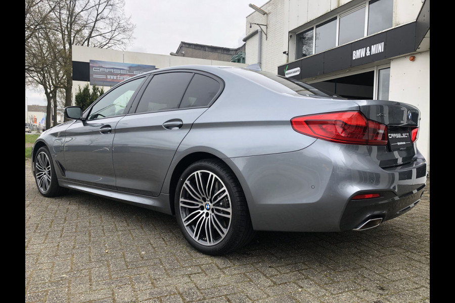 BMW 5 Serie 530e xDrive High Executive M Pakket, Camera, Harman Kardon, Navigatie . Een proefrit levert het bewijs. Neem contact op en we maken een afspraak!