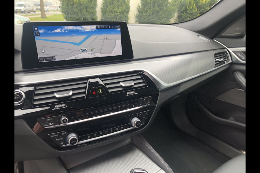 BMW 5 Serie 530e xDrive High Executive M Pakket, Camera, Harman Kardon, Navigatie . Een proefrit levert het bewijs. Neem contact op en we maken een afspraak!