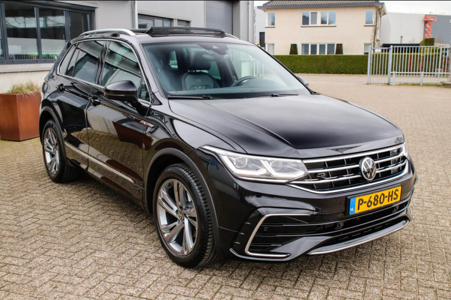 Volkswagen Tiguan 1.5 TSI R-Line Business+ 150pk DSG! NIEUW|Panoramadak|Virtual Cockpit|IQ LED Plus|NAVI|ACC|Lane|Harman Kardon|19