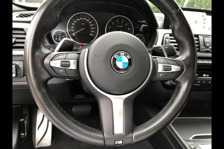 BMW 3-serie 330e Edition M Sport Shadow Executive, NAVI-PRO, Opendak, LEDER . Een proefrit levert het bewijs. Neem contact op en we maken een afspraak!