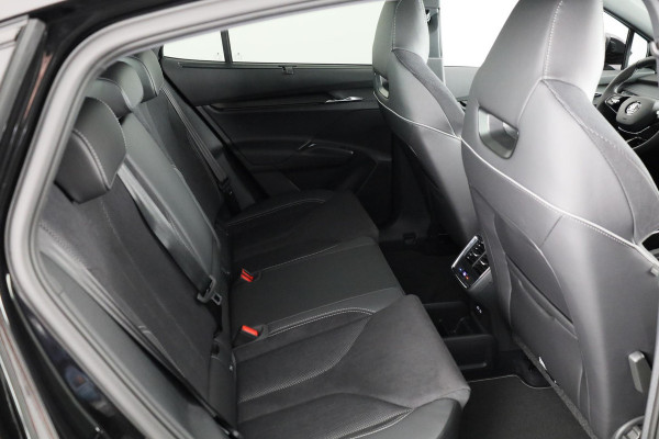 Škoda ENYAQ Coupé iV 60 Sportline 180 pk Panoramadak | Navigatie | Parkeercamera | Stoelverwarming
