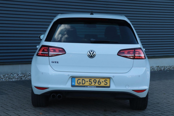 Volkswagen Golf 1.4 TSI GTE | Pano / Camera / PDC V+A / NL AUTO!