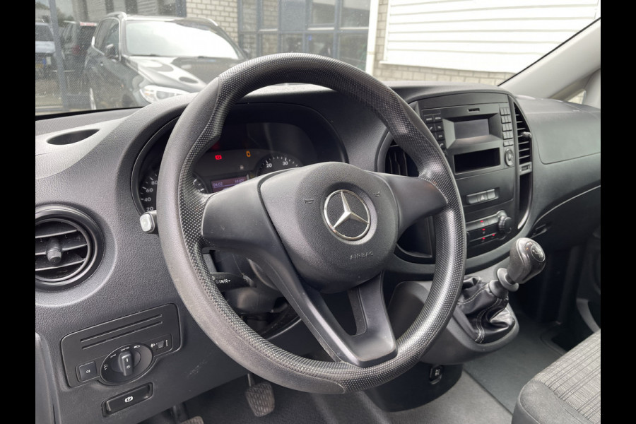 Mercedes-Benz Vito 111 CDI Lang L2H1 / rijklaar € 18.950 ex btw / lease vanaf € 375 / airco / cruise / trekhaak 2000 kg / bijrijdersbank !