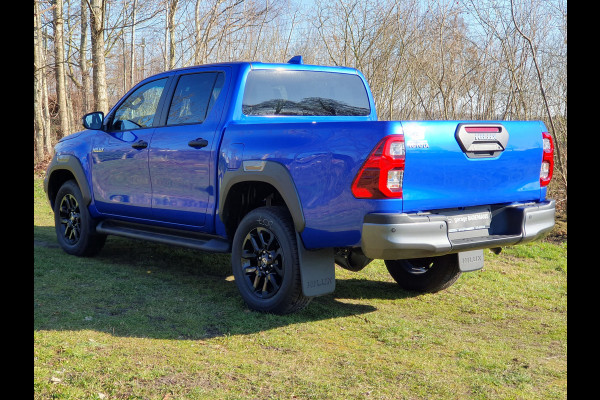 Toyota Hilux 2.8 D-4D Double Cab INVINCEBLE OP VOORRAAD