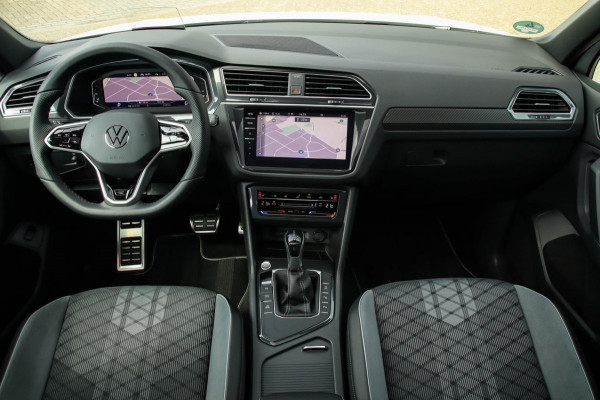 Volkswagen Tiguan 1.5TSI R-Line Business+ 150pk DSG Panoramadak|Virtual Cockpit|IQ LED Plus|NAVI|ACC|Lane+Side|Harman Kardon|Black