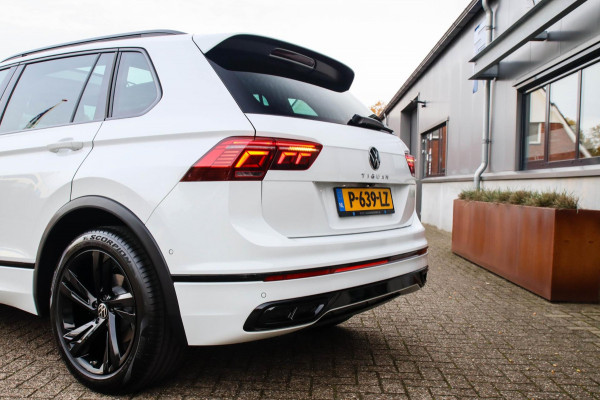 Volkswagen Tiguan 1.5TSI R-Line Business+ 150pk DSG Panoramadak|Virtual Cockpit|IQ LED Plus|NAVI|ACC|Lane+Side|Harman Kardon|Black