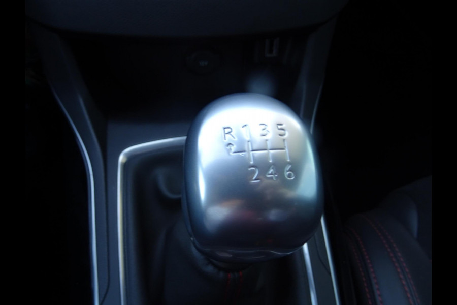 Peugeot 308 1.6 e-THP GTi 270 PK | 19 INCH Lichtmetalen Velgen | Denon Sound System | Climate Control | Cruise Control | Camera | LED | Sportinterieur Leder/Alcantara | Privacy Glass