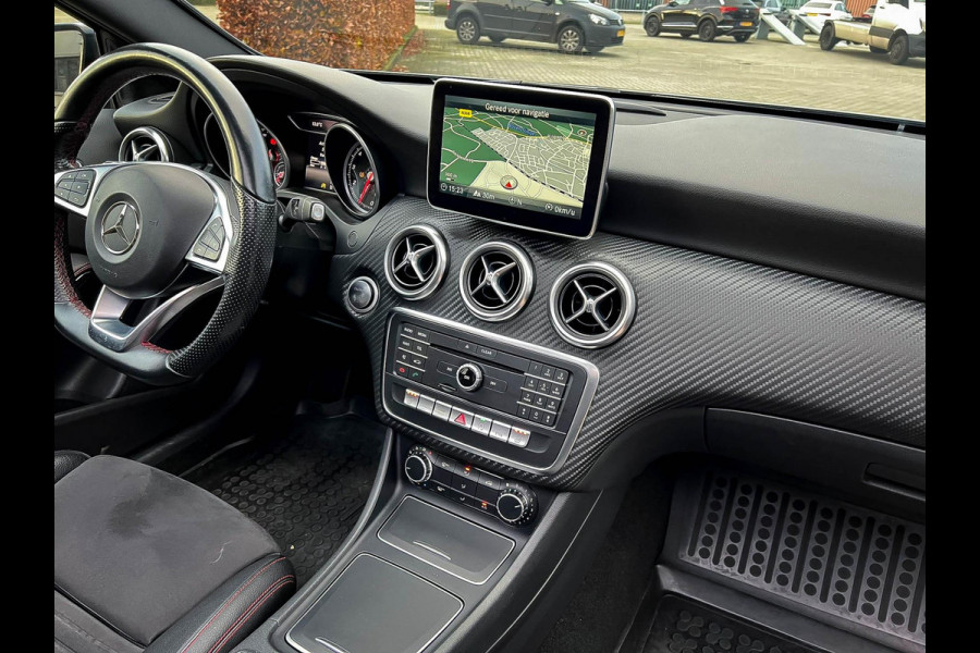 Mercedes-Benz A-Klasse Facelift 180 Sport Edition AMG 7G Automaat 156pk! 1e|NL|DLR|Panoramadak|Leder|NAVI|Stoelverwarming|18inch