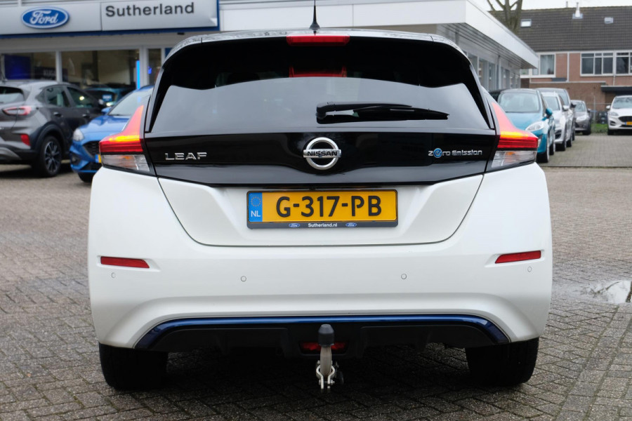 Nissan Leaf 3.Zero Limited Edition 62 kWh Trekhaak | Adaptive Cruise | Dealer onderhouden | Camera | Stoelverwaming | Navigatie