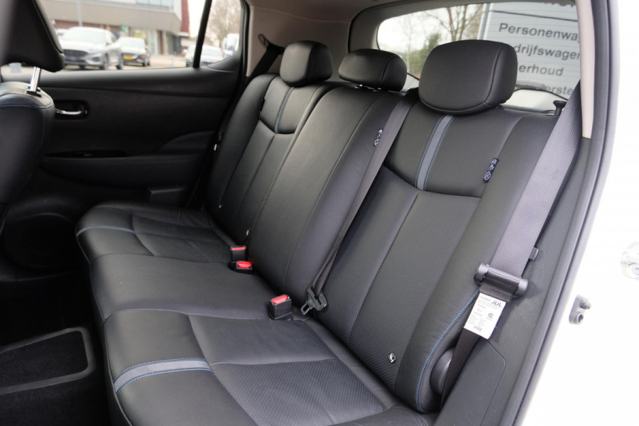 Nissan Leaf 3.Zero Limited Edition 62 kWh Trekhaak | Adaptive Cruise | Dealer onderhouden | Camera | Stoelverwaming | Navigatie