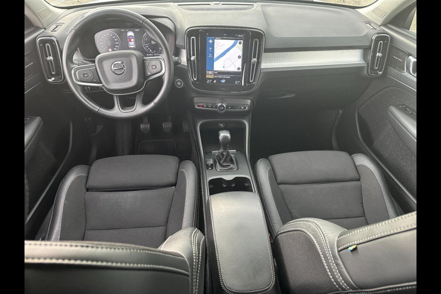 Volvo XC40 1.5 T3 Momentum Leder Navigatie PDC 18" lmv