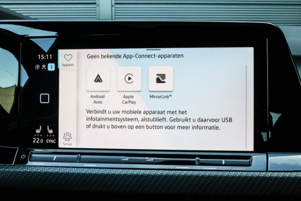 Volkswagen Golf 8 1.5 eTSI R-Line Pano Virtual Navi LED