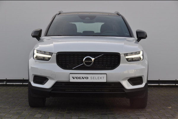 Volvo XC40 T4 211PK Automaat Recharge R-Design / Adaptieve cruise control/ Stoel en stuurverwarming/ Parkeersensoren met camera/ Keyless entry/ Elektrische achterklep/ zitverlenger