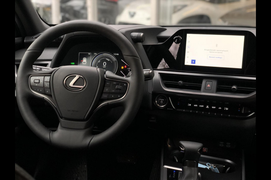 Lexus UX 250h 184pk Business Line | Nieuw model MY2023, Dodehoekherkenning, Parkeersensoren, 18 inch, Keyless, Stoel + Stuurverwarming