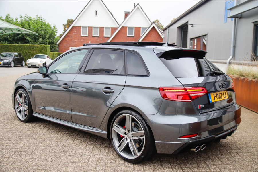 Audi S3 Sportback 2.0 TFSI Quattro Facelift! 310pk S-Tronic! 2e Eig|DLR|Kuipstoelen|Virtual Cockpit|Panoramadak|Magnetic|LED|Black