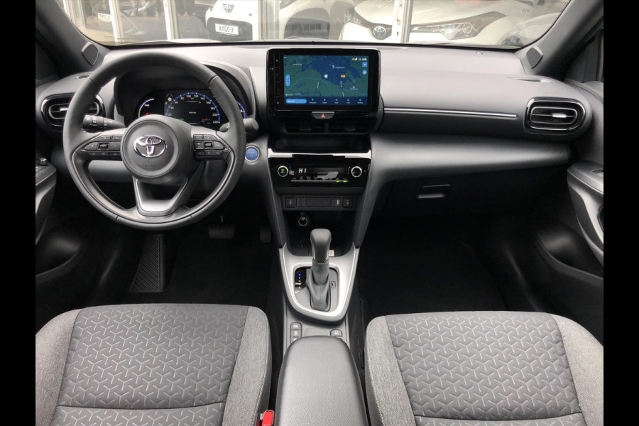 Toyota Yaris Cross 1.5 Hybrid Dynamic Plus | Dodehoekherkenning, Parkeersensoren, Smart Connect, Stuurverwarming, Direct leverbaar!