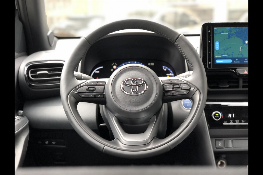 Toyota Yaris Cross 1.5 Hybrid Dynamic Plus | Dodehoekherkenning, Parkeersensoren, Smart Connect, Stuurverwarming, Direct leverbaar!