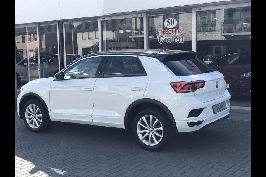 Volkswagen T-Roc 1.5 TSI 150pk 7-DSG R-line | Navigatie, Parkeersensoren, Adaptive Cruise Control, Stoelverwarming, DAB