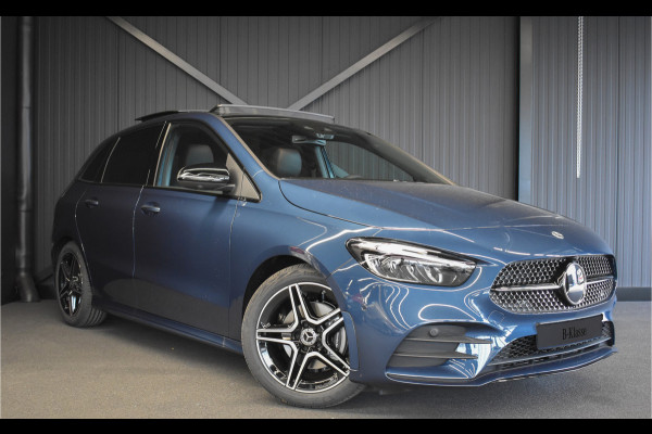 Mercedes-Benz B-Klasse 180 AMG Line | Facelift | Achteruitrijcamera | Stoelverwarming | Night-Pakket | Panaroma-schuifdak |