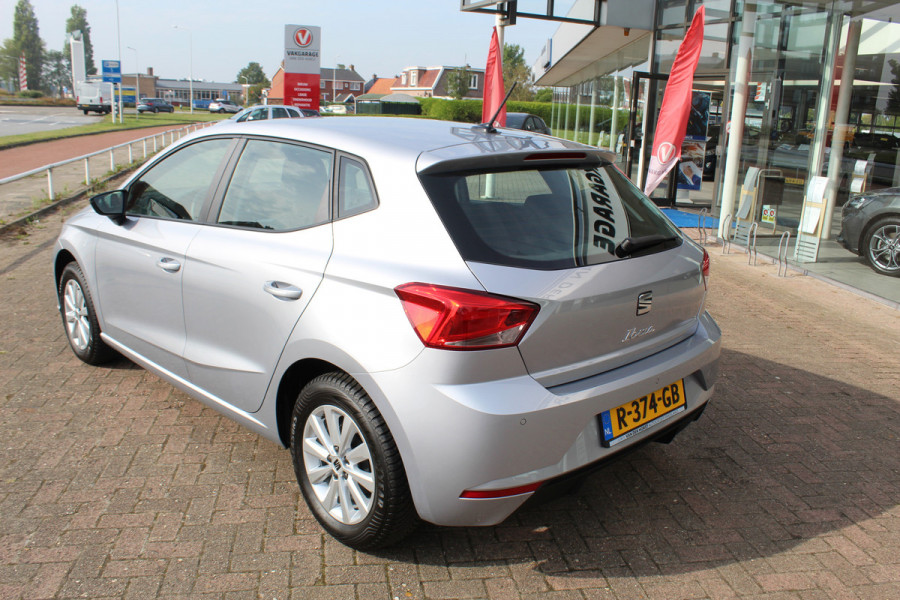 Seat Ibiza 1.0-96pk TSI Style. NIEUWSTE MODEL. Volautm. airco, camera, elektr ramen v+a, LED verlichting, stoelverwarming, metallic lak, Is In nieuwstaat !