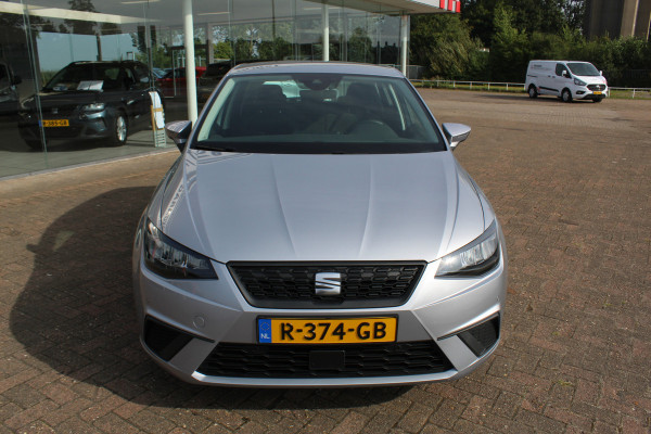 Seat Ibiza 1.0-96pk TSI Style. NIEUWSTE MODEL. Volautm. airco, camera, elektr ramen v+a, LED verlichting, stoelverwarming, metallic lak, Is In nieuwstaat !