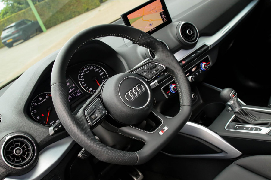 Audi Q2 1.4 TFSI CoD Sport Pro Line S S-line 150pk S-Tronic! 1e Eig|DLR|Panoramadak|LED Matrix|3D Knippers|Leder|Black|19|Trekhaak
