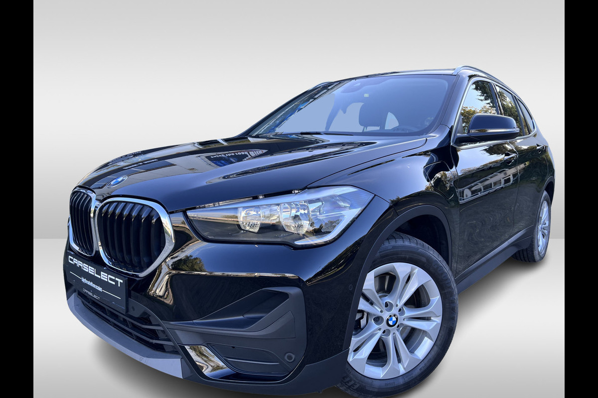 BMW X1 xDrive25e, Harman/Kardon, DAB-Tuner, Climaat control, Navigatie-Plus . Een proefrit levert het bewijs. Neem contact op en we maken een afspraak!