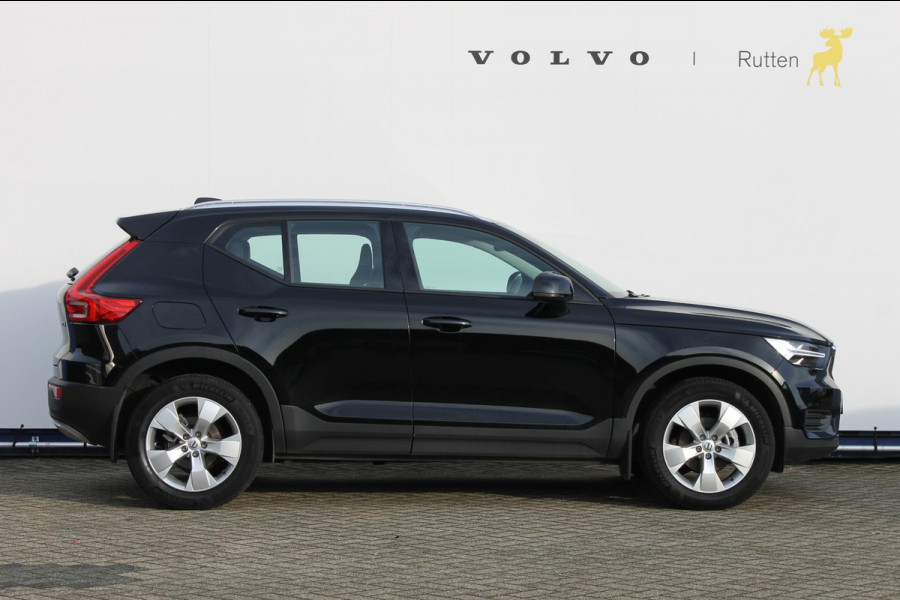 Volvo XC40 T3 163PK Automaat Momentum Business Navigatie, Apple Carplay, Adaptive Cruise Control, 18" lm velgen, Stoelverwarming voor, LED verlichting