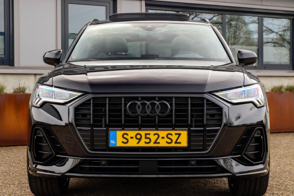 Audi Q3 35 TFSI 1.5 TFSI S Line Pro Line S 150pk S-Tronic! 1e|Panoramadak|Virtual Cockpit|LED Matrix|Leder elektrisch|Black|20inch