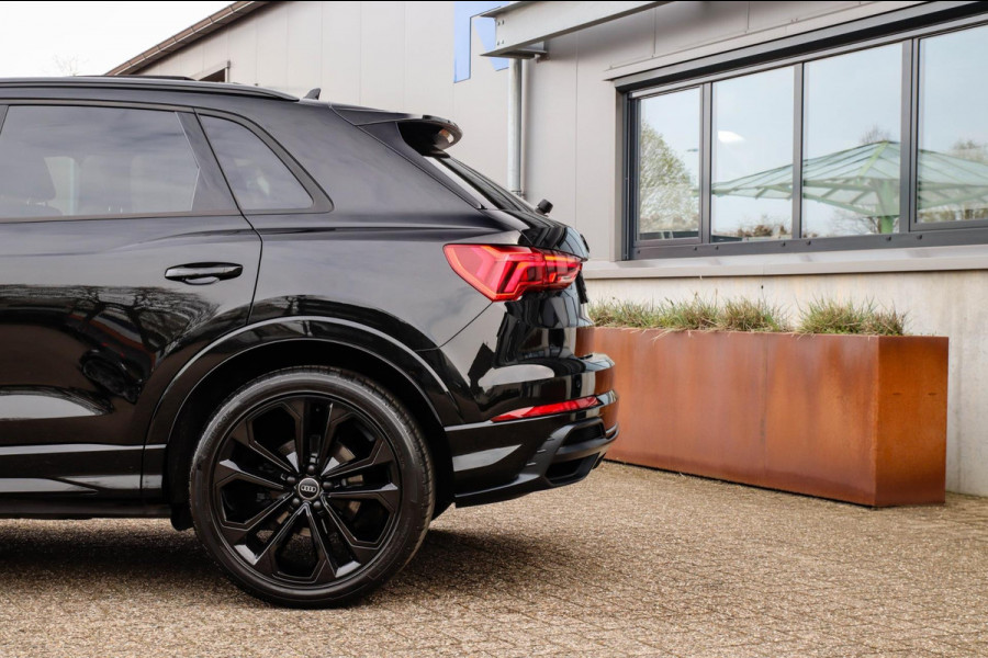 Audi Q3 35 TFSI 1.5 TFSI S Line Pro Line S 150pk S-Tronic! 1e|Panoramadak|Virtual Cockpit|LED Matrix|Leder elektrisch|Black|20inch