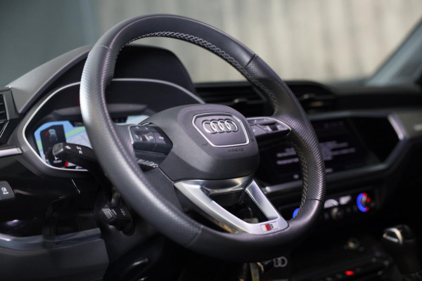 Audi Q3 Sportback 40 TFSI Quattro S Line / AUT / 190 PK / Virtual Cockpitc / Lane Assist / Cruise Control / Dode Hoek / Apple CAR