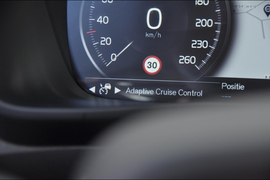 Volvo XC40 T5 262PK Recharge Inscription /Adaptieve cruise control/ BLIS/ Panoramadak/ Parkeersensoren met 360 Camera/ Stoel en stuurwielverwarming/ Elektrische stoelen/ Elektrische achterklep/ Keyless entry/ Apple carplay