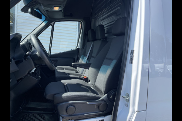 Mercedes-Benz Sprinter 317 1.9 CDI 170pk L2H2 / rijklaar € 40.950 ex btw / lease vanaf € 856 / climate control / trekhaak / achteruit rijcamera / 18 inch velgen / zwarte sidebars !