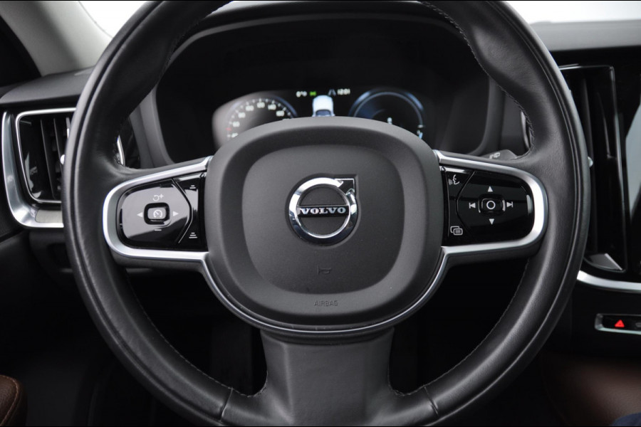 Volvo V60 T8 390PK Automaat Recharge AWD Inscription Panoramadak / Lederen bekleding / Standkachel / Elektrich verstelbare stoel met geheugen / Donkere ramen achter / Stoel verwarming / Keyless entry & start / Electr. achterklep / etc / etc