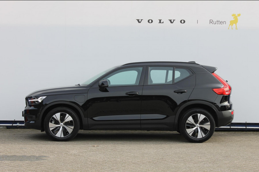 Volvo XC40 T4 211pk Automaat Recharge R-Design Expression Navigatie / Standkachel / 18" lichtmetalen velgen / Cruise Control / Climate Control / Keyless Entry /