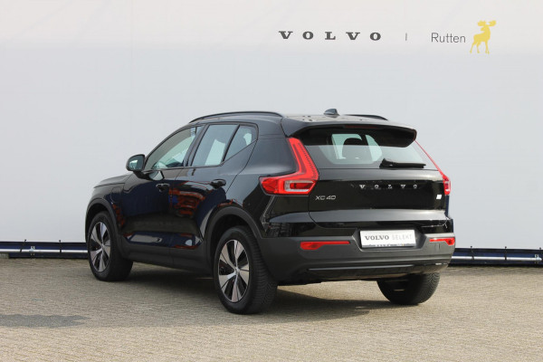 Volvo XC40 T4 211pk Automaat Recharge R-Design Expression Navigatie / Standkachel / 18" lichtmetalen velgen / Cruise Control / Climate Control / Keyless Entry /